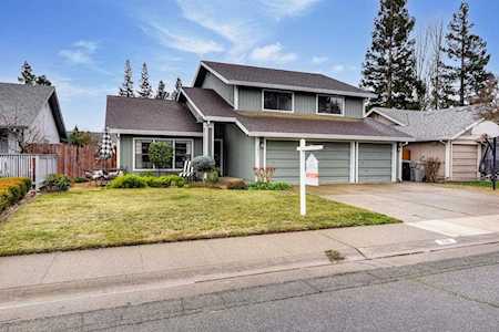 392 Rivergate Way Sacramento, CA 95831
