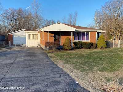 2525 Veronica Dr Louisville, KY 40216