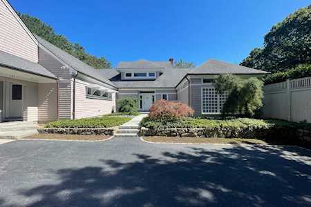 185 Willowbend Drive Mashpee, MA 02649