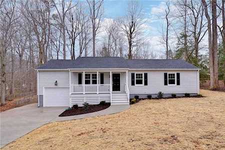 2904 N Richard Grove Williamsburg, VA 23185