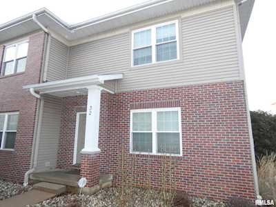 11217 N Oakwood Dr Peoria, IL 61615