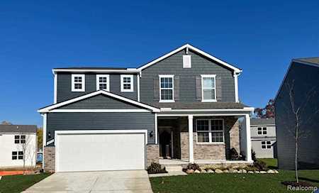 6037 Fieldstone Circle South Lyon, MI 48178