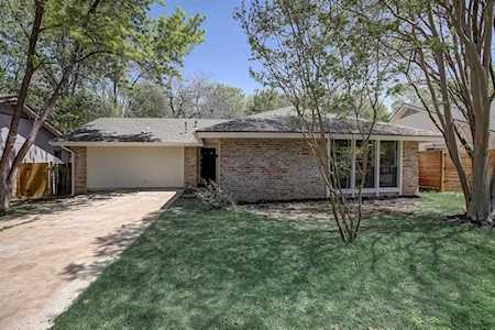 5207 Hedgewood DR Austin, TX 78745