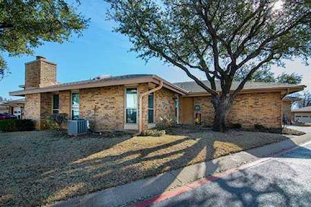 30 Park Lane Bedford, TX 76021