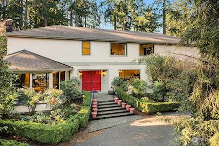 3225 134th Ln NE Bellevue, WA 98005