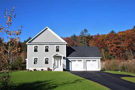 5 Bryson Ln Lee, NH 03861