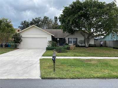47 Cedar Cir Boynton Beach, FL 33436