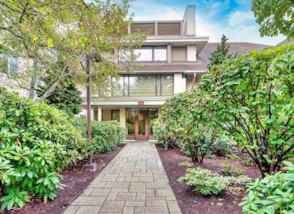 210 Allandale Rd #2D Boston, MA 02467