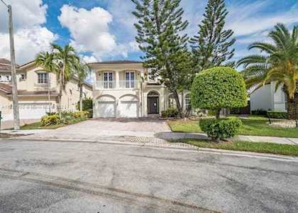 6831 NW 113th Ct Doral, FL 33178