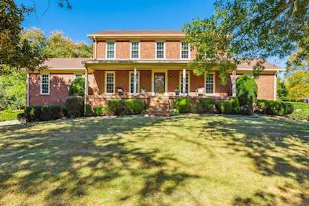 105 Choctaw Dr Hendersonville, TN 37075