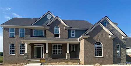 57288 S Stoneleigh Dr Lyon Twp, MI 48178