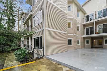 15000 Juanita Dr NE #301 Kenmore, WA 98028