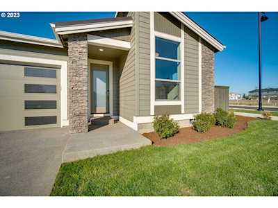5923 SE 79th AVE Hillsboro, OR 97123