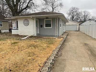 1418 E Seiberling Ave Peoria Heights, IL 61612
