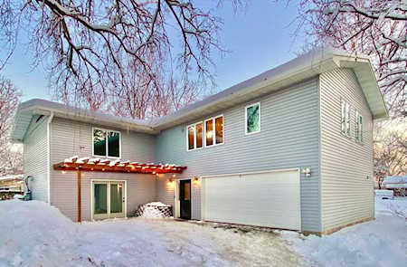 482 Warner Avenue S Mahtomedi, MN 55115