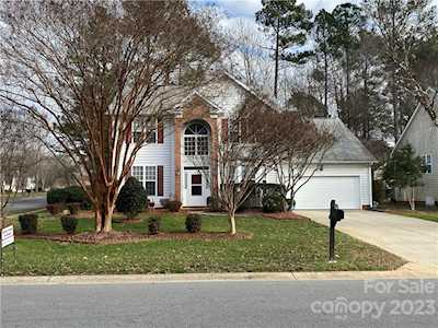 6936 Reedy Creek Rd Charlotte, NC 28215