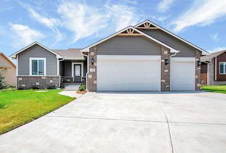 705 N Casado St Goddard, KS 67052