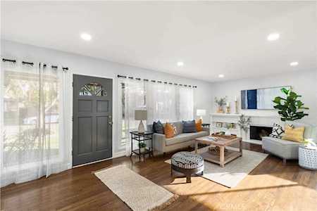 5686 East Walton Street Long Beach, CA 90815