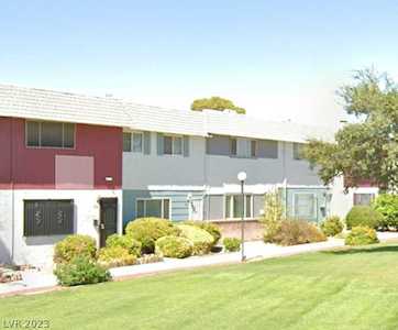 242 Greenbriar Townhouse Way Las Vegas, NV 89121