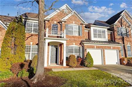 8127 Oratorio Place Charlotte, NC 28270