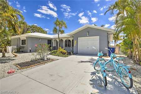 12134 Moon Shell Dr Matlacha Isles, FL 33991