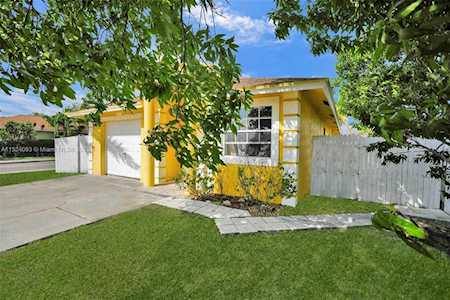 433 NW 12th Ave Boynton Beach, FL 33435