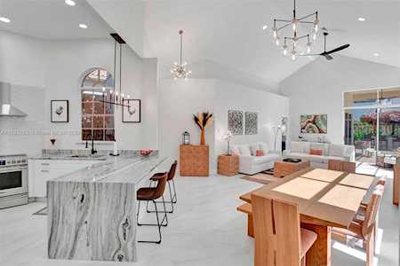 6670 NW 25th Way Boca Raton, FL 33496