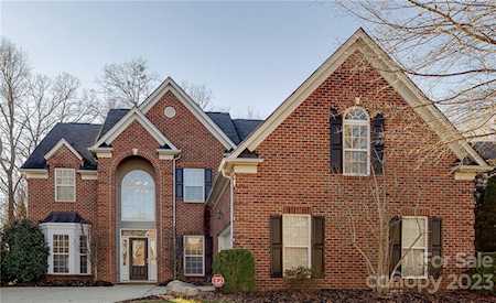 2316 River Oaks Dr Waxhaw, NC 28173