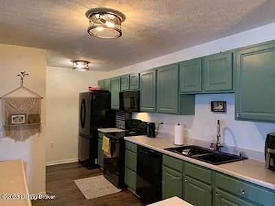 6406 Shelton Cir #207 Crestwood, KY 40014