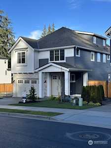 7690 NE 165th Place Kenmore, WA 98028