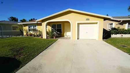 6103 NW 72nd Ave Tamarac, FL 33321