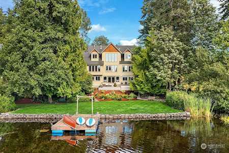 13927 E Lake Kathleen Dr SE Renton, WA 98059
