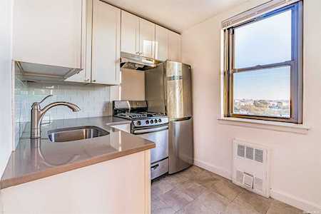 50-21 39 Place #4B Sunnyside, NY 11104
