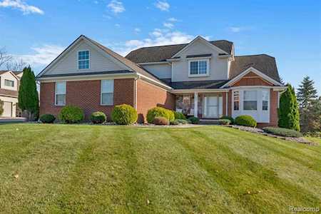 9107 Old Oak Dr Grand Blanc Twp, MI 48439