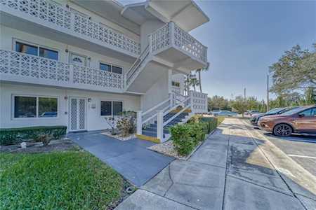 8101 113th St #302 Seminole, FL 33772