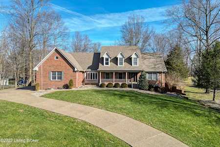 7413 Cambridge Dr Crestwood, KY 40014