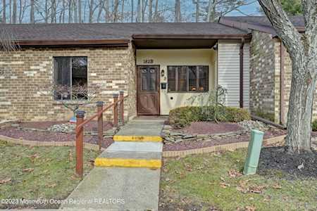182 Arrowood Rd Manalapan, NJ 07726