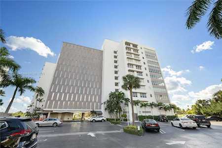 9102 W Bay Harbor Dr #6A Bay Harbor Islands, FL 33154