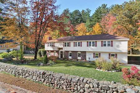 6 Mckinley Ave Londonderry, NH 03053