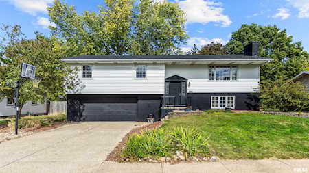 1313 W Walnut St Chillicothe, IL 61523