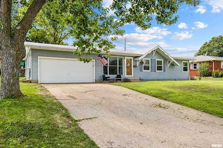 311 S Hollybrook Dr Chillicothe, IL 61523