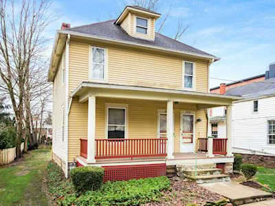 213 E College Street Granville, OH 43023