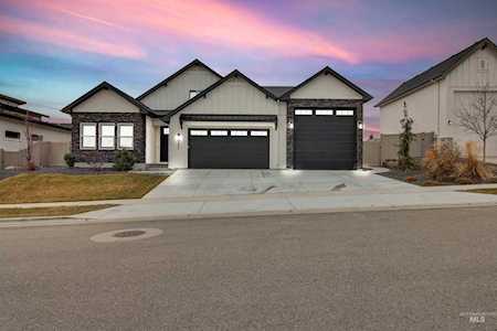 405 E Pisa Dr Meridian, ID 83642-5488