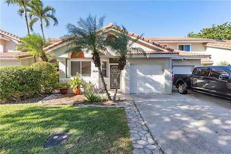 7624 Pinewalk Dr #147 Margate, FL 33063