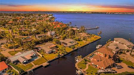 533 Bayside Dr Fort Myers, FL 33919