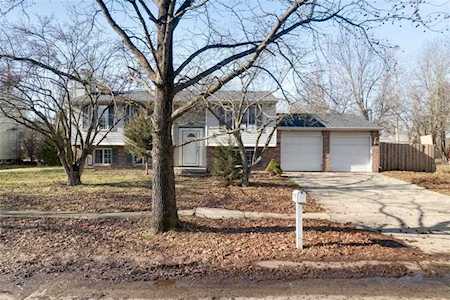 9506 Thornwood Dr Indianapolis, IN 46250