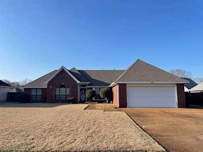 3736 E Russell Hurst Dr Bartlett, TN 38135