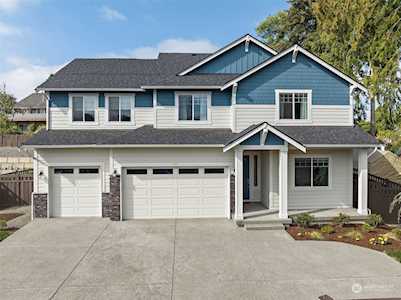 611 20th Avenue Ct SW Puyallup, WA 98371