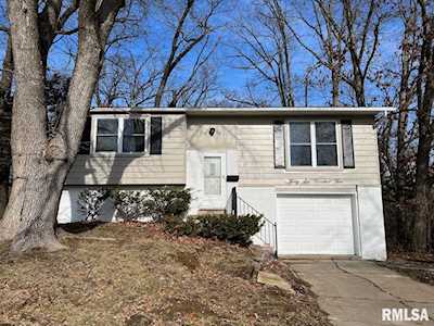 3605 W Warwick Dr Peoria, IL 61615