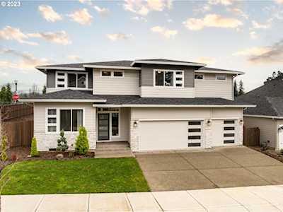 18025 NE 76th ST Vancouver, WA 98682